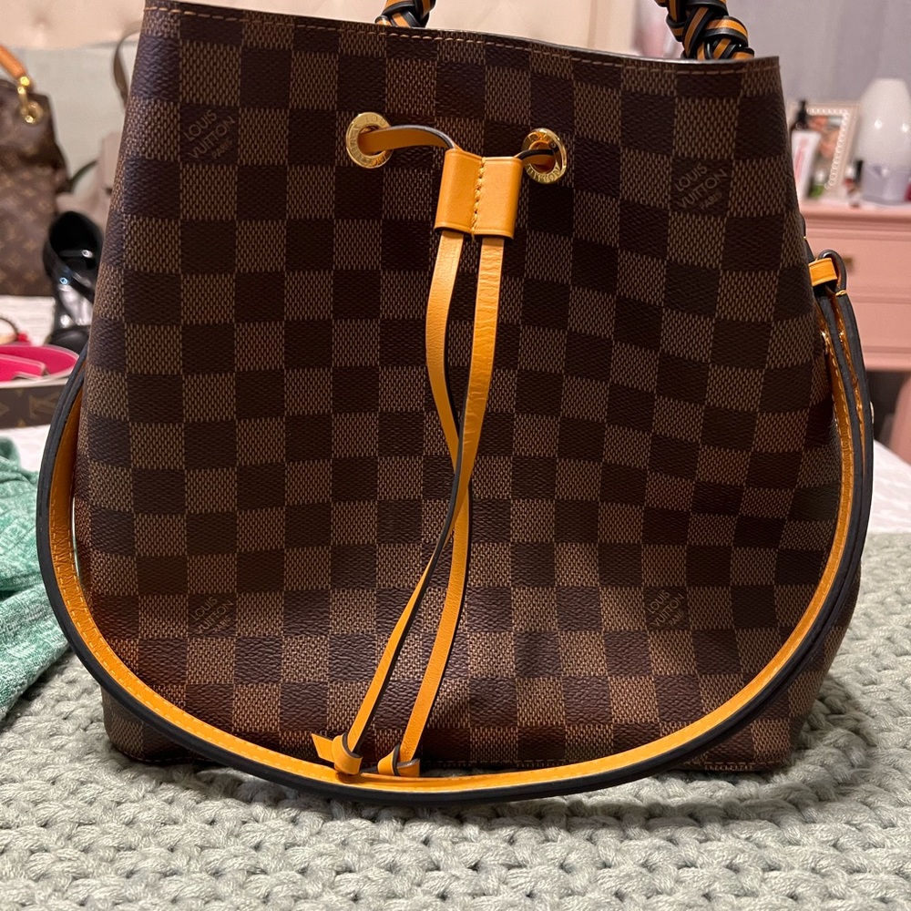 Louis Vuitton NeoNoe Mm